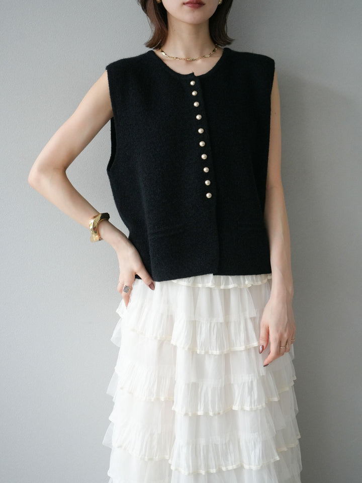 [予約]ゴールドボタンコンパクトニットベスト/ブラック
