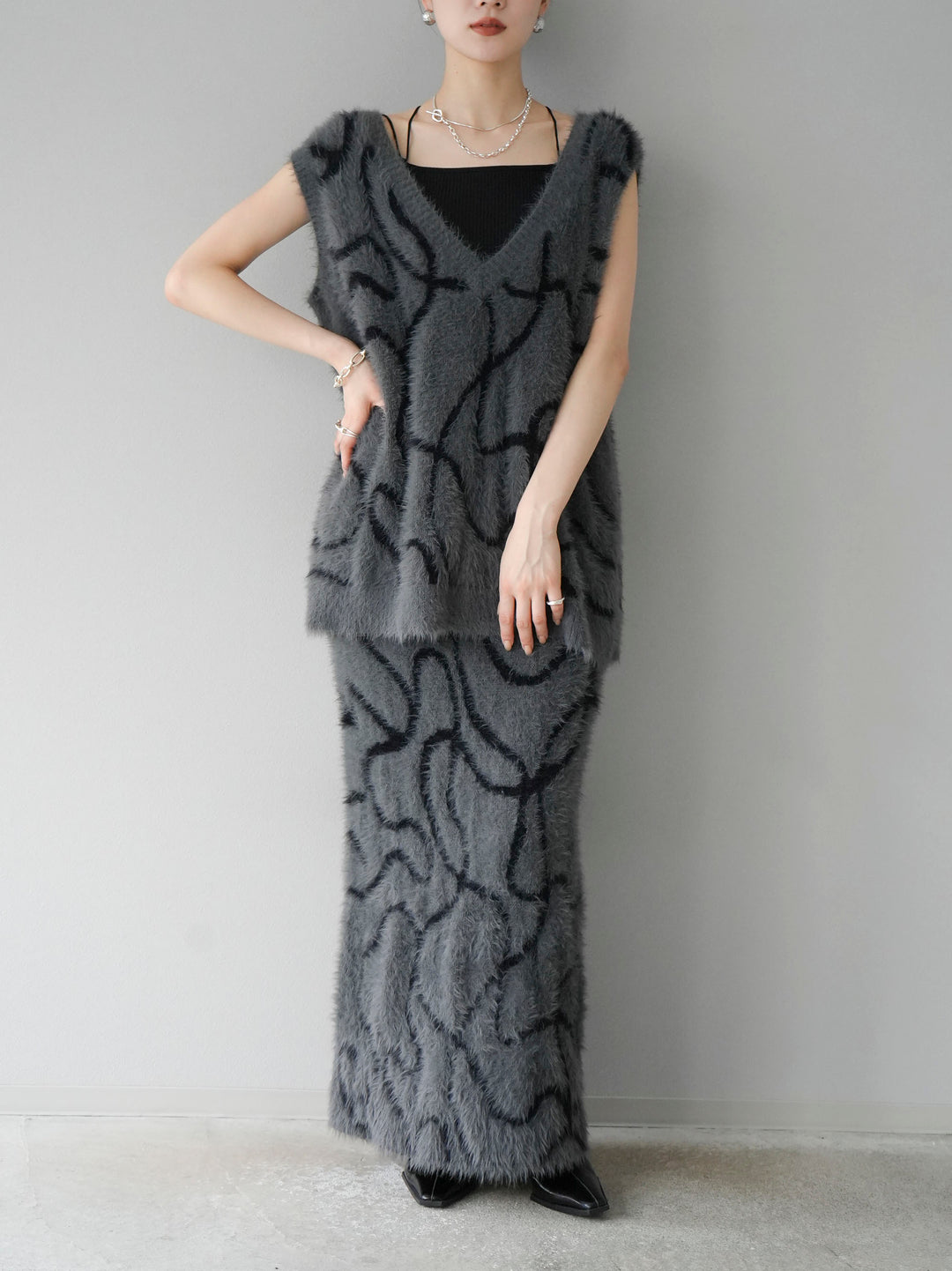 [預訂] Line 毛絨針織半身裙/炭灰