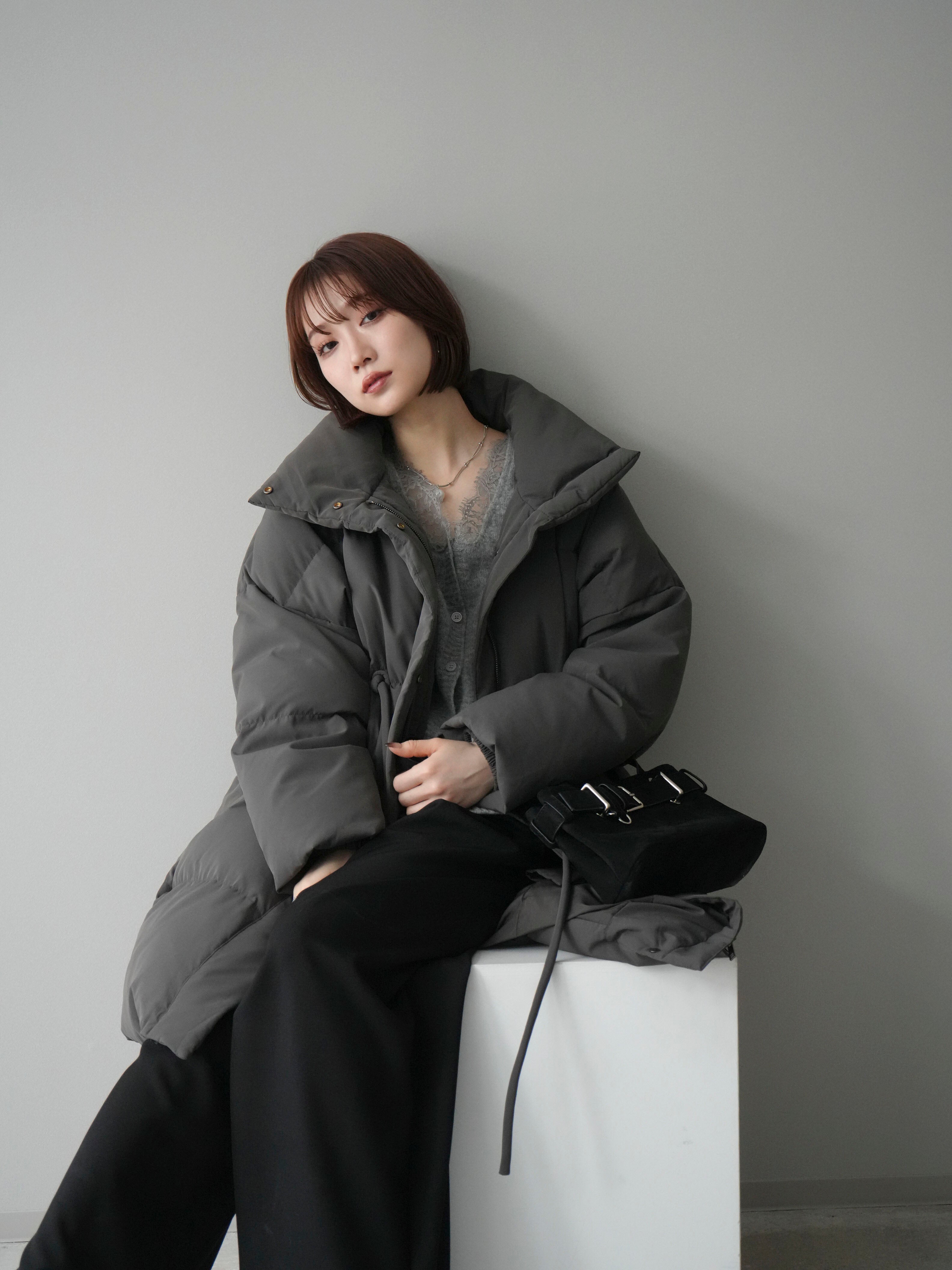 【良品】定価18万　Drawer ノーステッチベルトダウンコート　グレー 良品】定価18万 Drawer ノーステッチベルトダウンコート グレー 良品