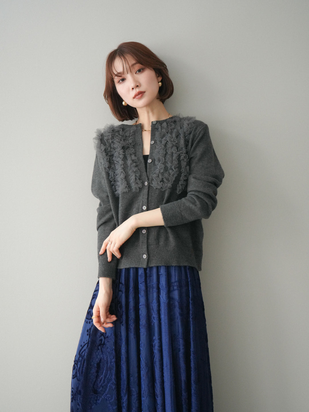 [SET]チュールフリルニットカーディガン+アンティーク柄フロッキーマキシスカート(2set)