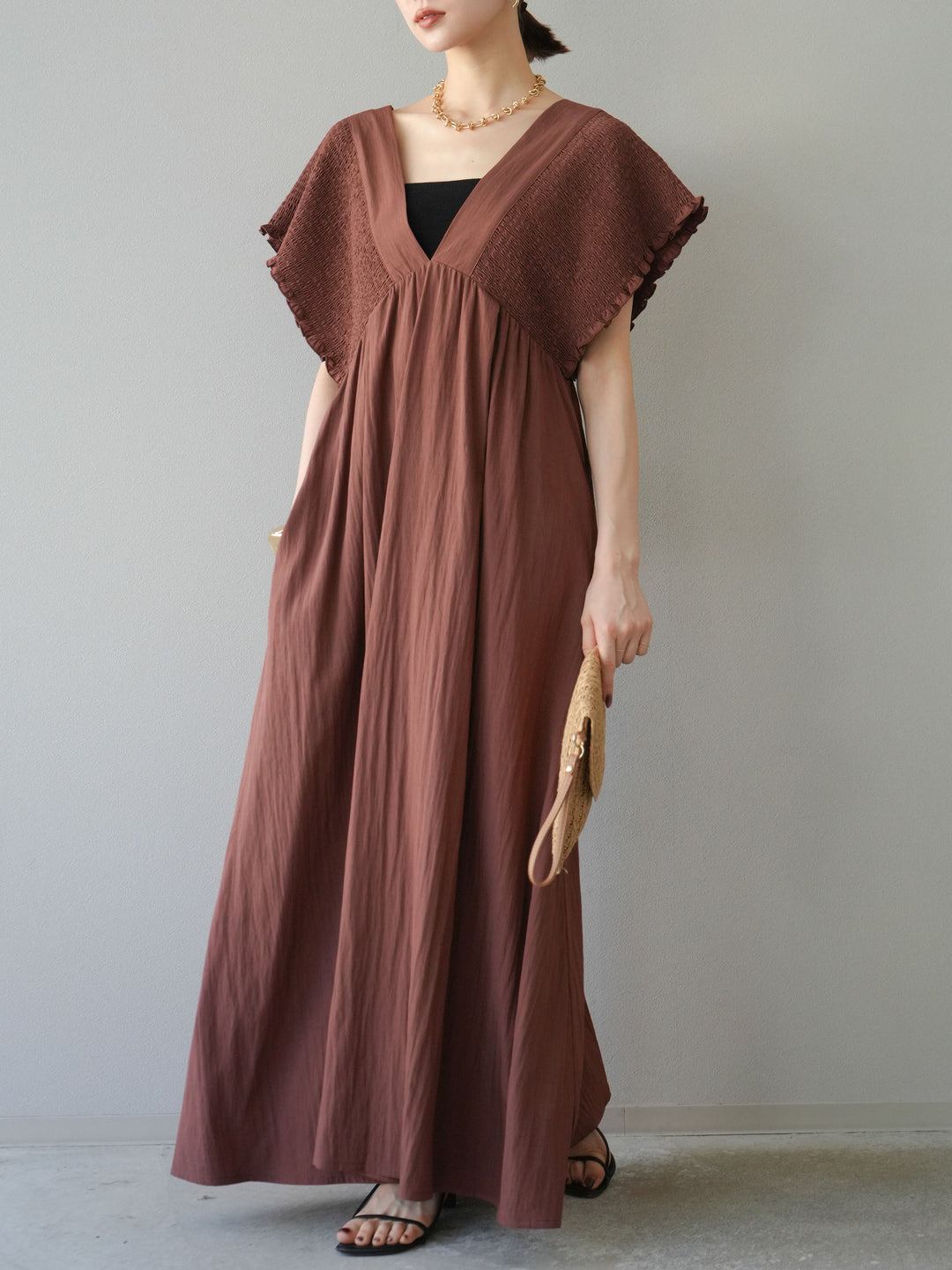 【預購】褶皺V領洋裝/棕色