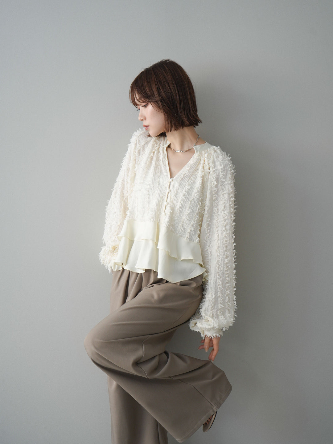 [SET]ジャガードぺプラムフリルブラウス+選べるアクセセット(2set)