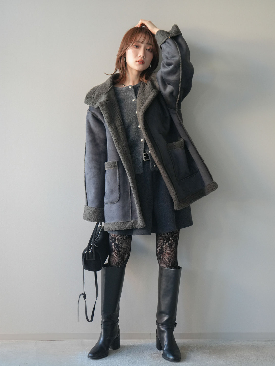 [SET]スタンドネックフェイクムートンミディアムコート+ベルト付きタックミニスカート(2set)