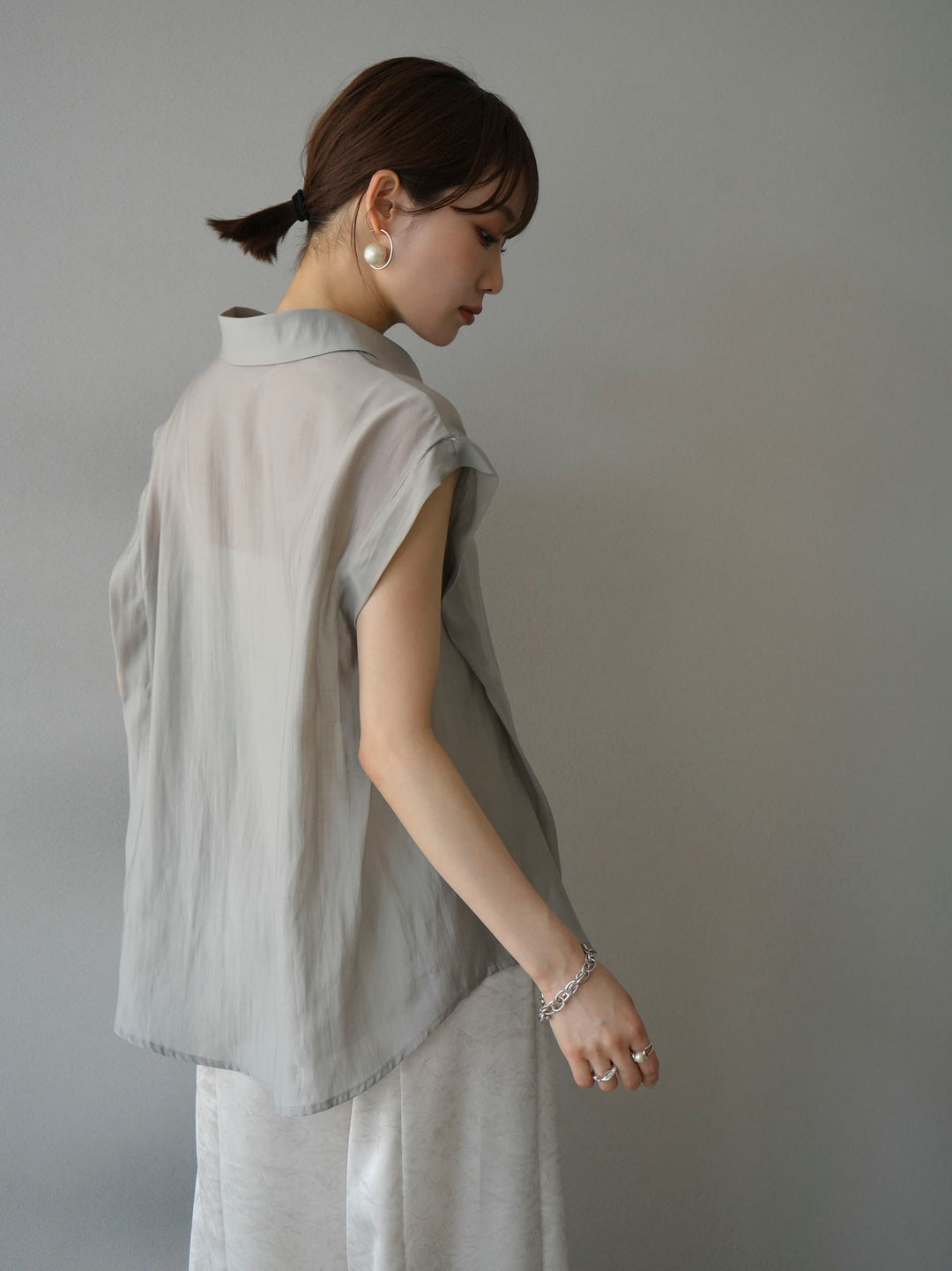 [Pre-order] Tuck shoulder sheer sleeveless shirt/gray