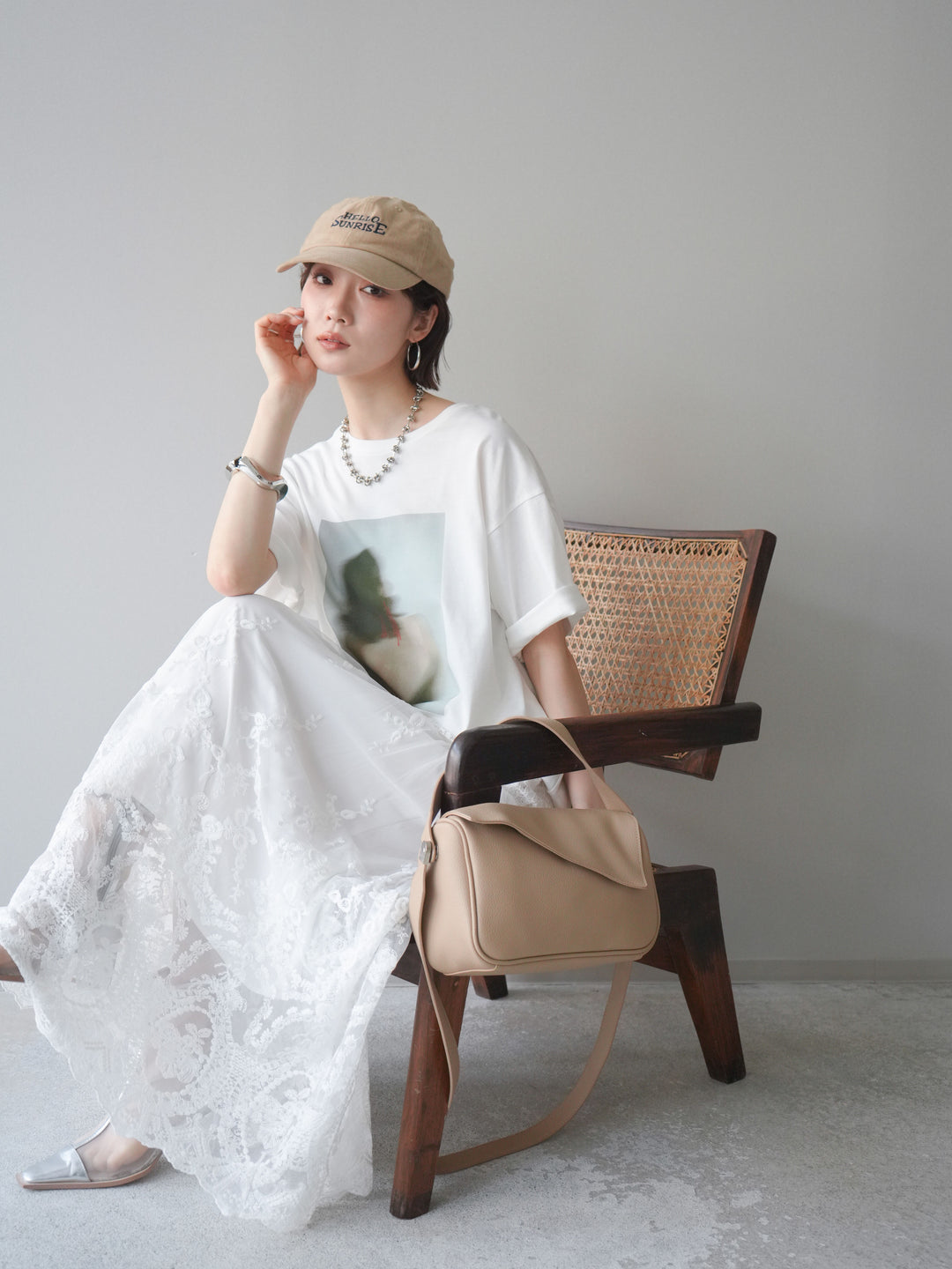 [SET]ブラーアートフォトTシャツ+シアーレースマキシスカート(2set)