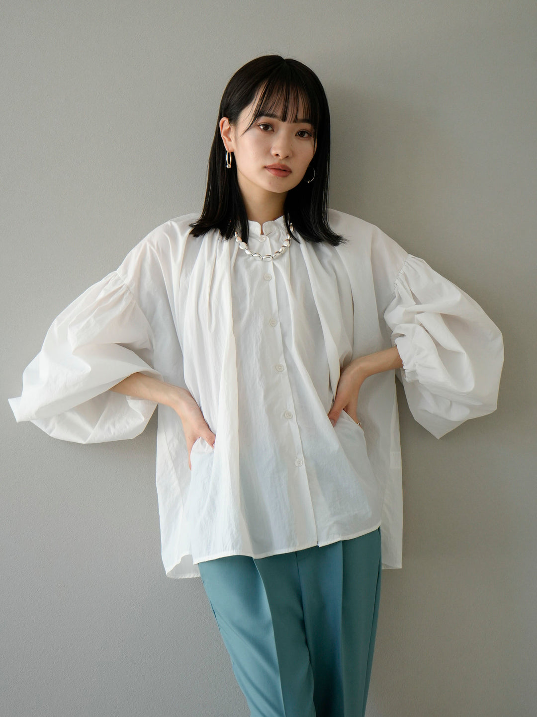 [Pre-order] Nylon tuck volume sleeve blouse/white