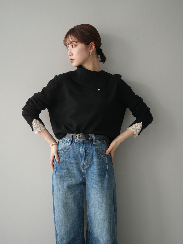 【預購】袖口蕾絲珍珠裝飾撞色針織上衣 / 黑色