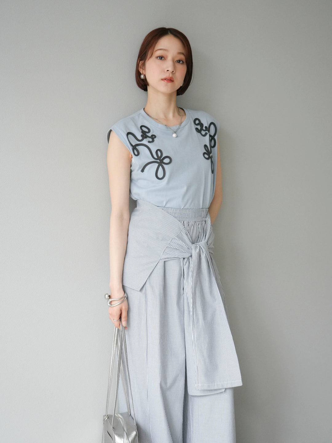 [SET]コード刺繍フレンチスリーブTシャツ+ウエスト巻きストライプイージーパンツ(2set)