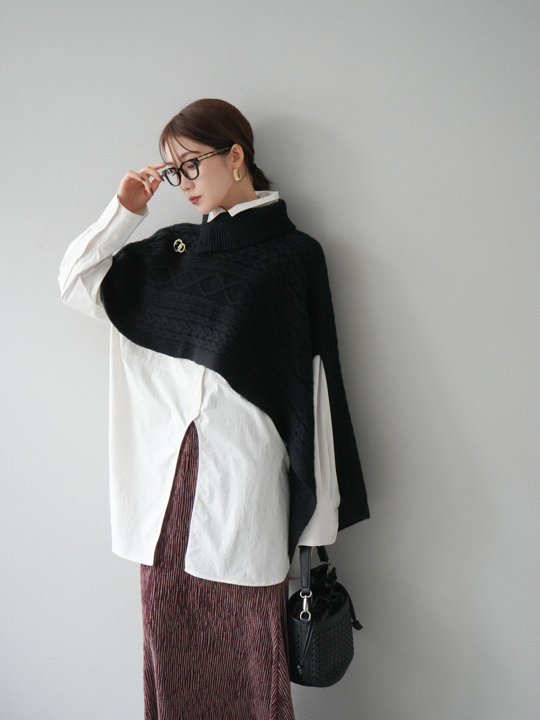 [予約]ケーブル編みニットケープ/ブラック