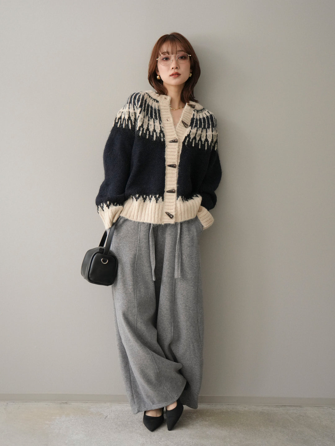 [SET]トグルボタン求心柄ニットカーディガン+ウエストベルトカーブラインスエットパンツ(2set)