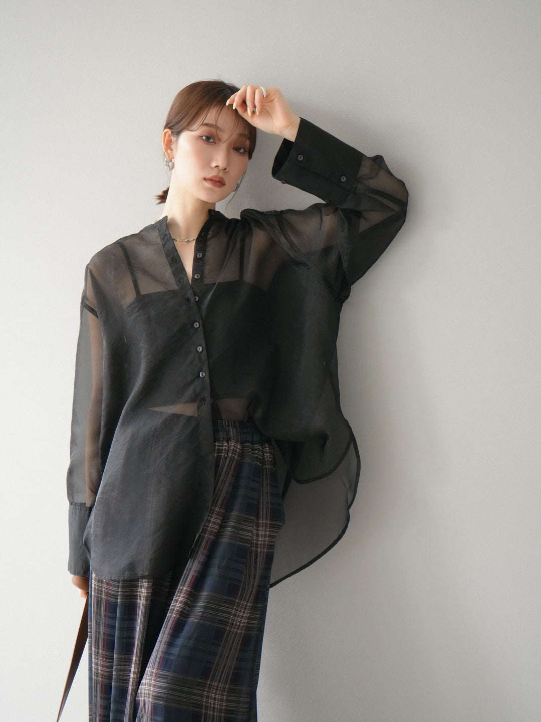 [予約]シャイニーシアーバンドカラーシャツ/ブラック