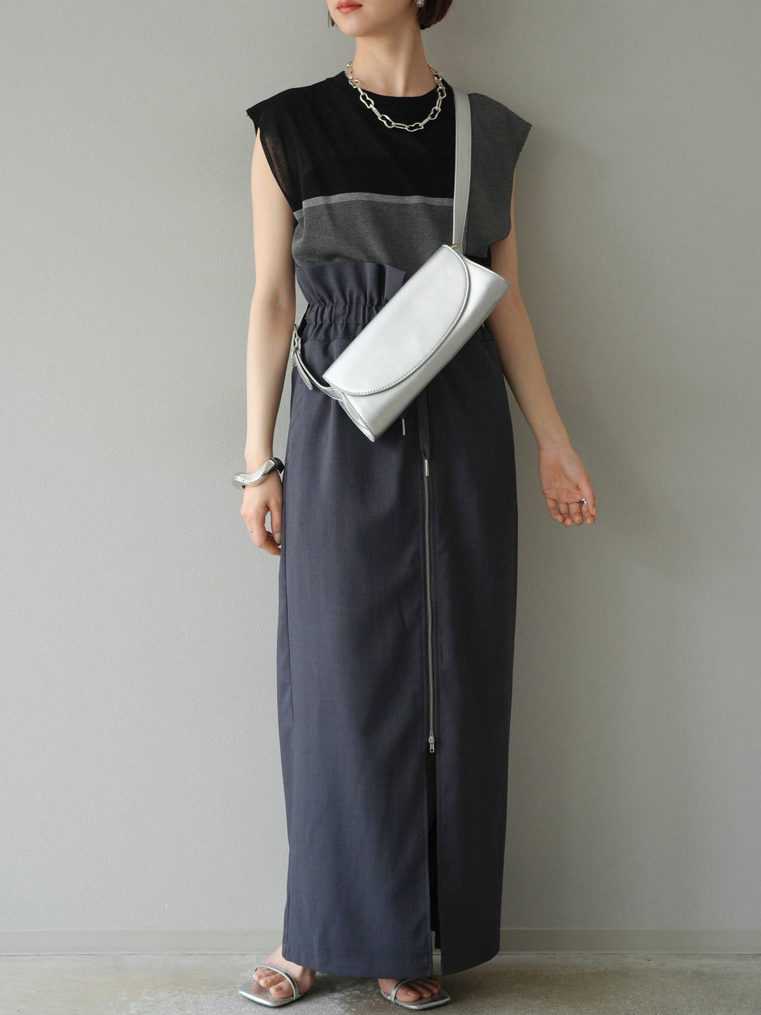 【預購】同色系無袖針織套頭衫/黑色