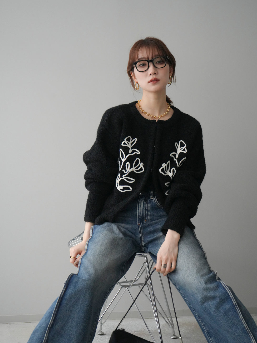 [予約]テープ刺繍ホック開きブークレニットカーディガン/black