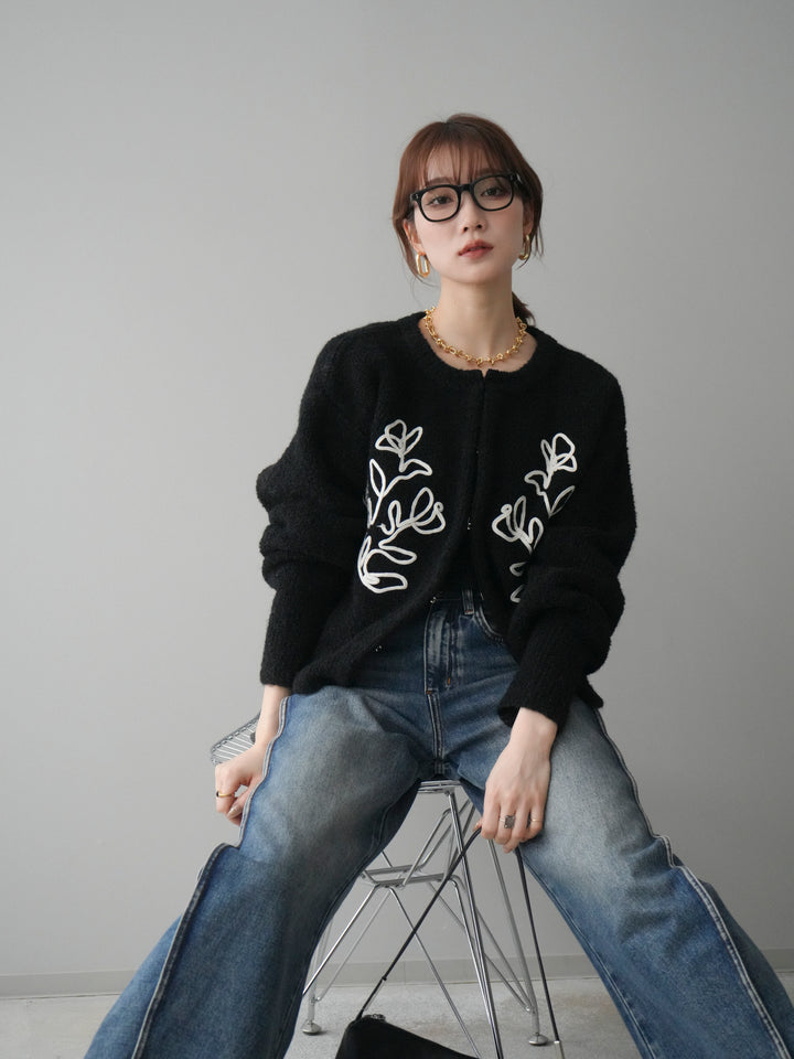 [予約]テープ刺繍ホック開きブークレニットカーディガン/black