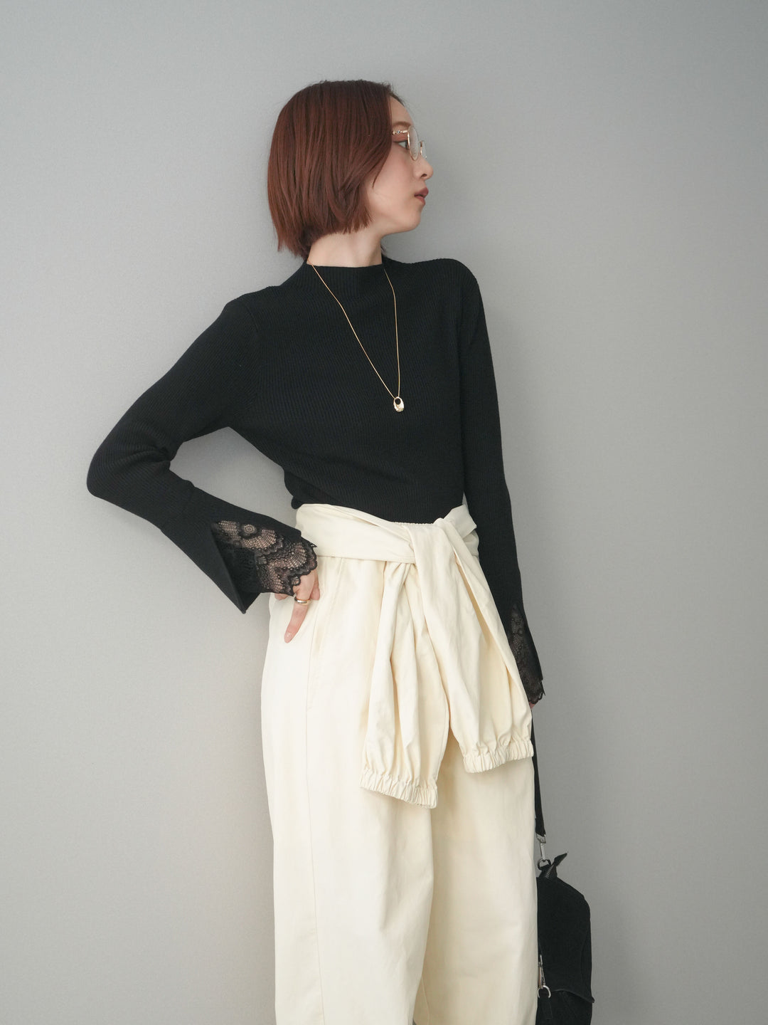 [SET]袖スカラップレースオフネックニットトップス+ウエスト巻きデザインドロストコットンナイロンパンツ(2set)