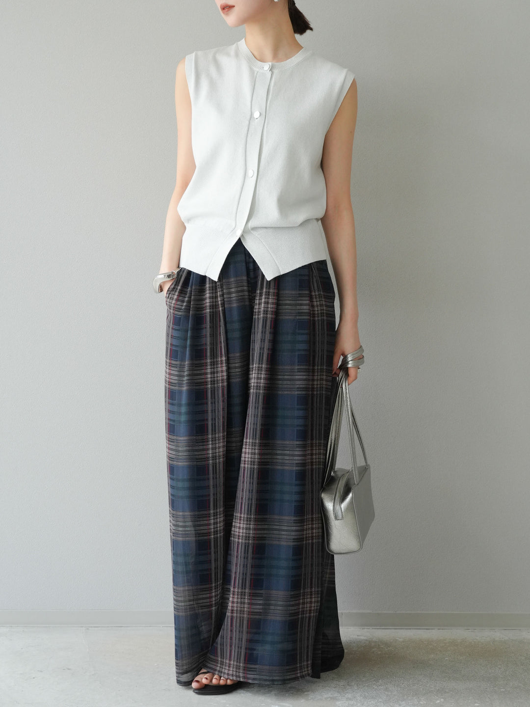 [SET] 金銀絲針織背心 + 透視格紋寬鬆褲 (2 件套)