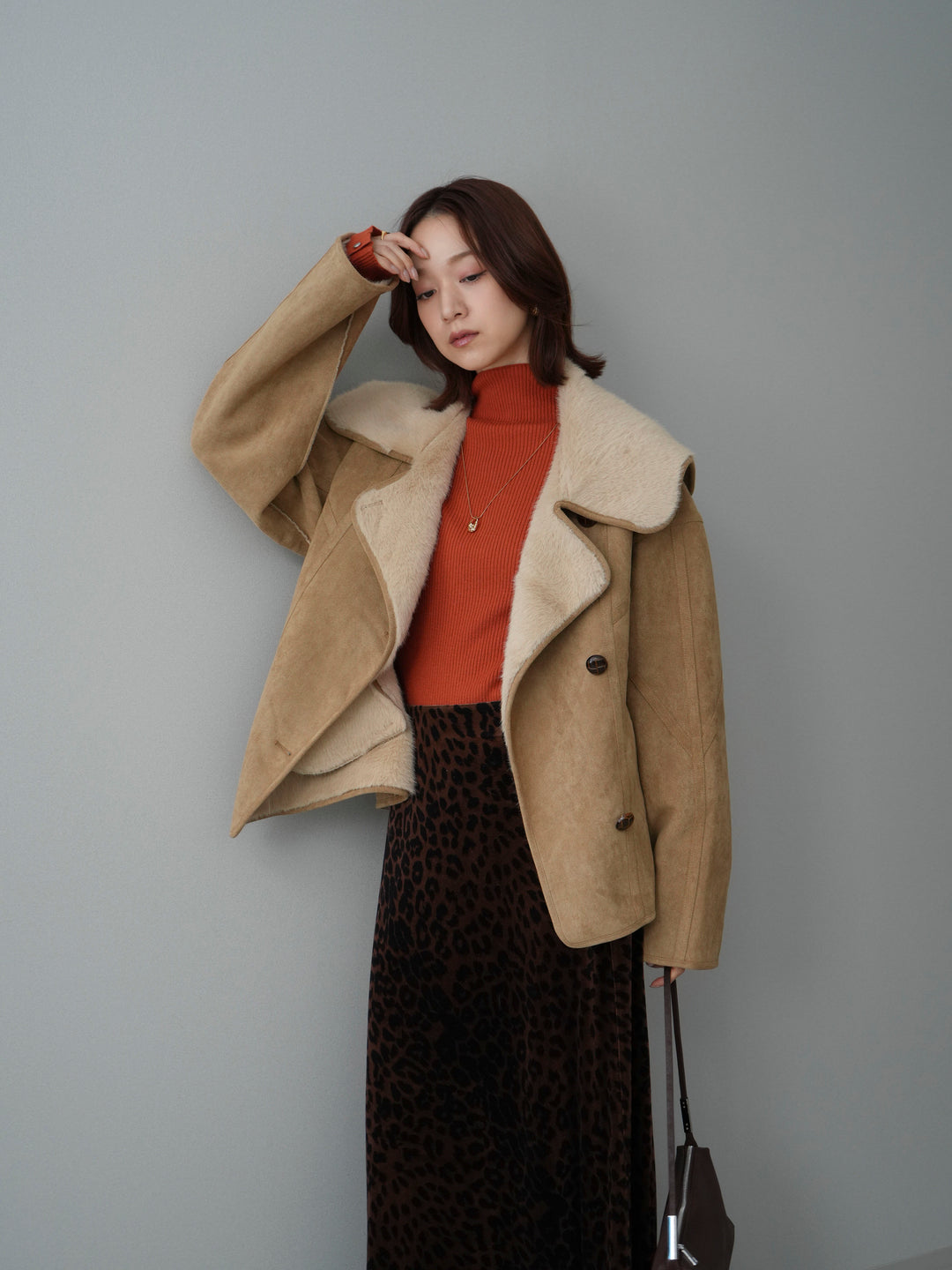 [SET]ムートンショートジャケット+袖ボタンボトルネックリブニットトップス(2set)