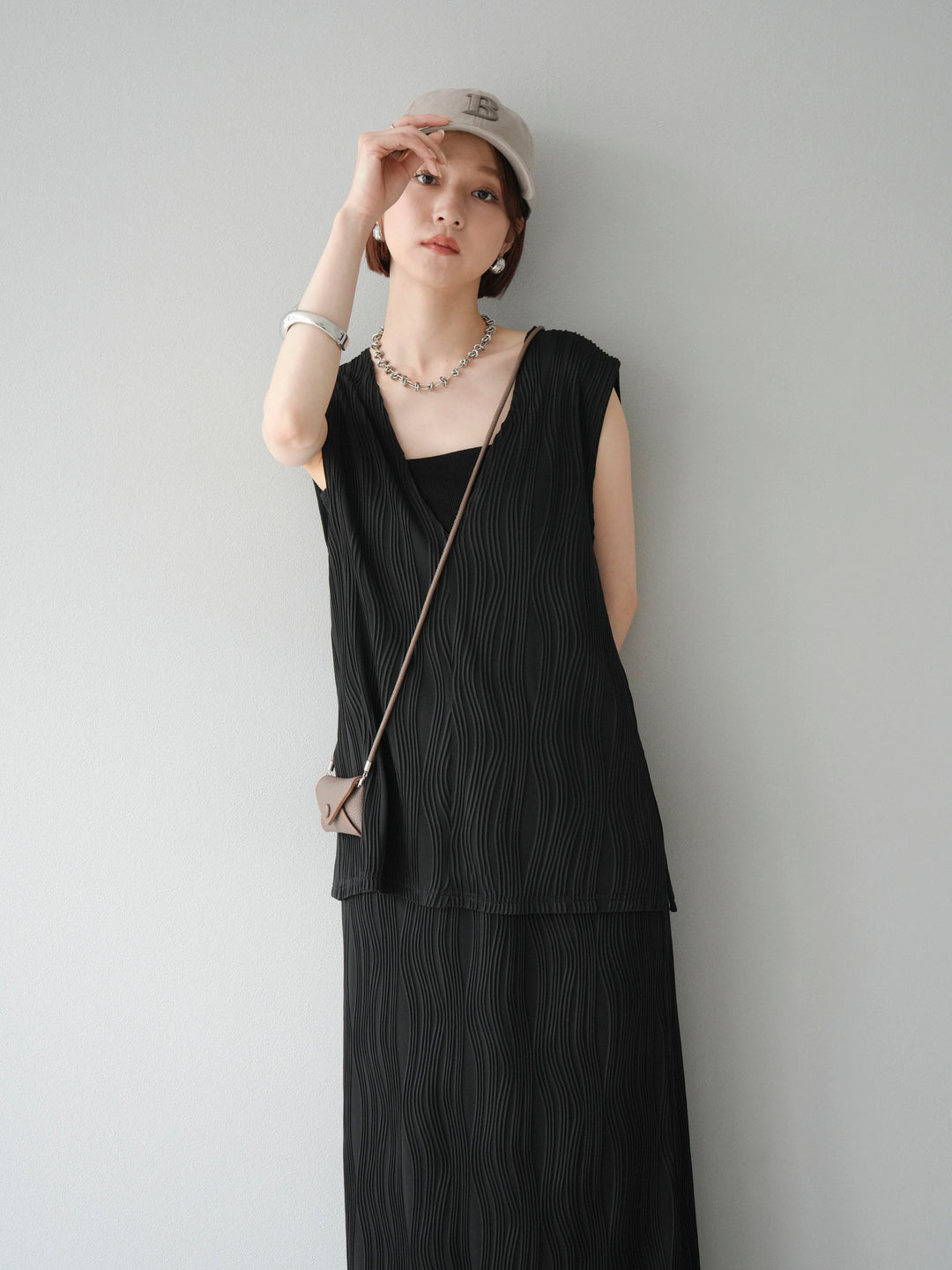 [SET]ウェーブパイピングVネックベスト+カップ付テレコリブベアキャミソール(2set)