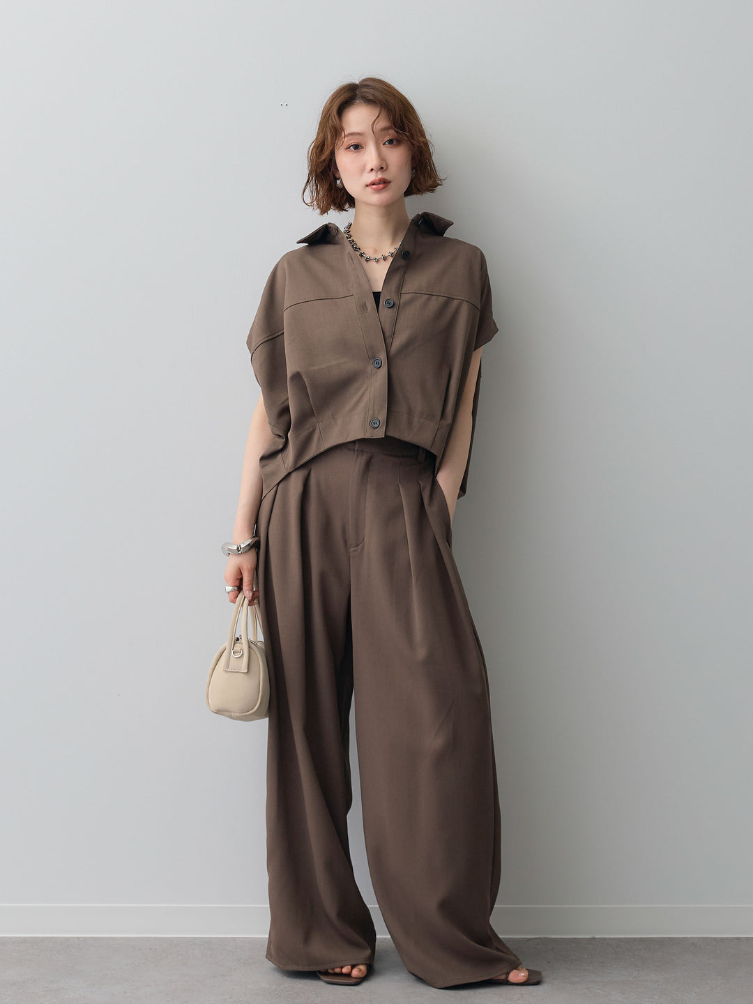 【套裝】縐綢燈籠無袖襯衫 + 縐綢闊腿褲（兩件套）