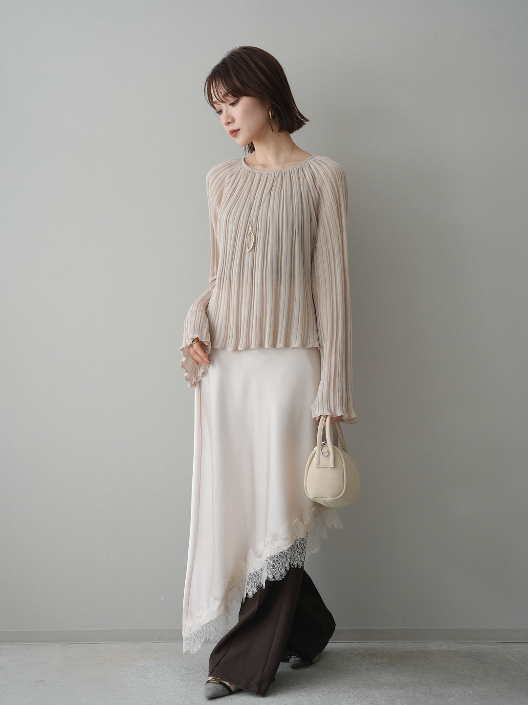 [予約]サテンライクアシメレーススカート/beige