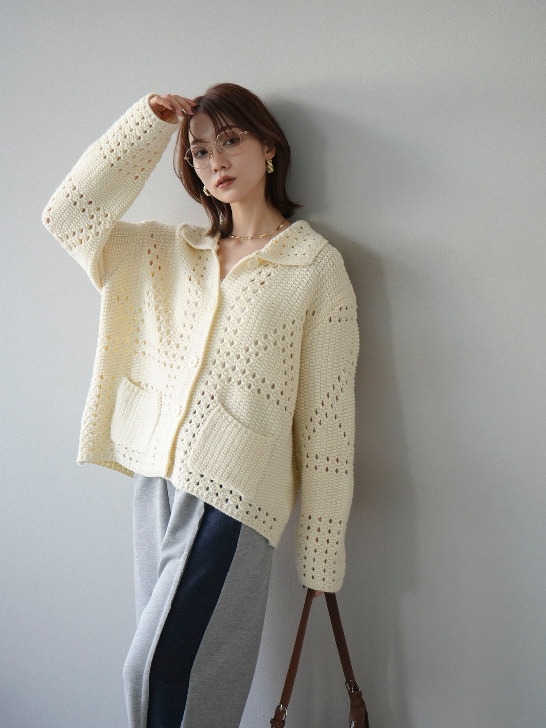 [予約]丸襟透かし編みニットカーディガン/オフ