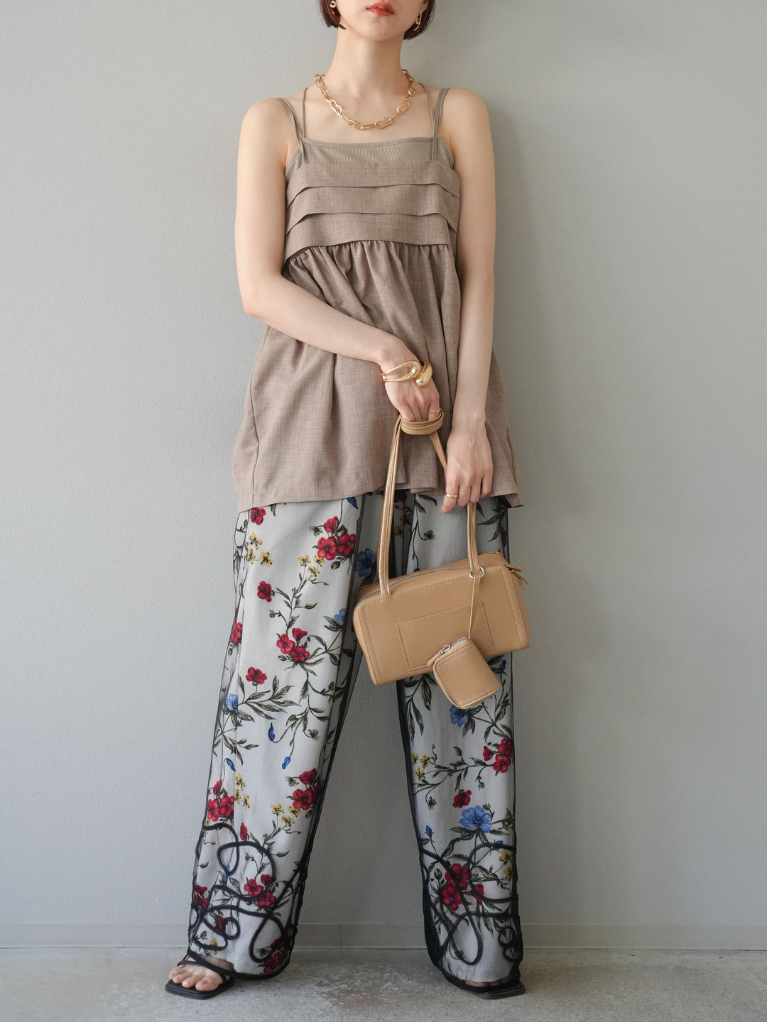 [訂位] 仿亞麻緊身設計吊帶背心/灰褐色