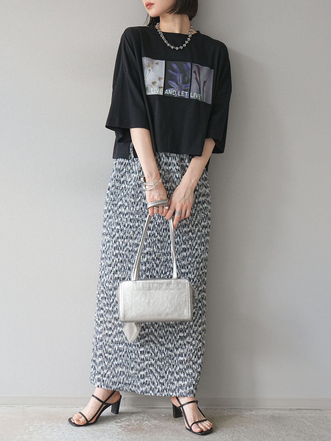 [預購] 光滑照片印花Logo變色短T卹/黑色