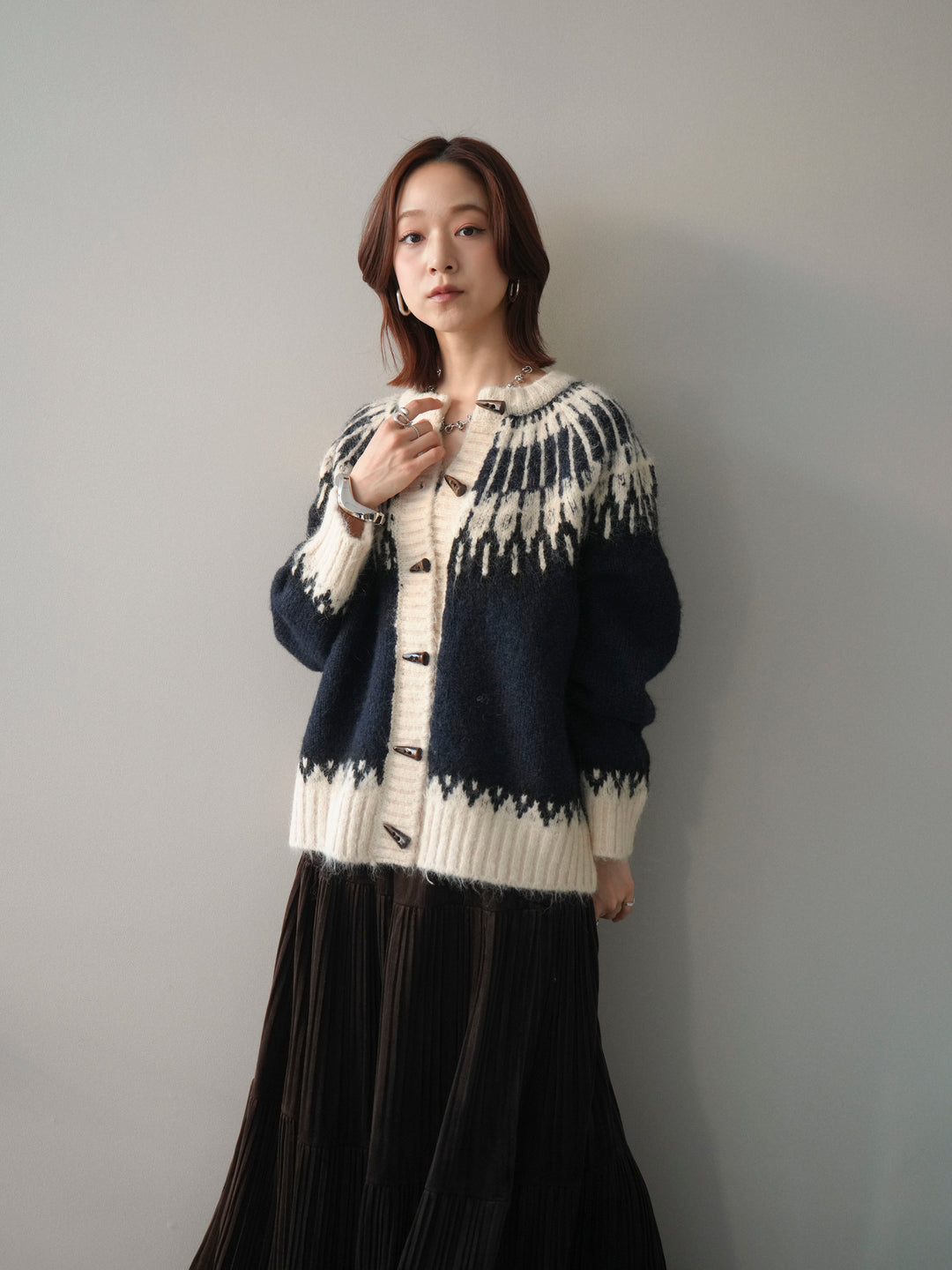 [SET]トグルボタン求心柄ニットカーディガン+トグルボタン求心柄ニットカーディガン(2set)