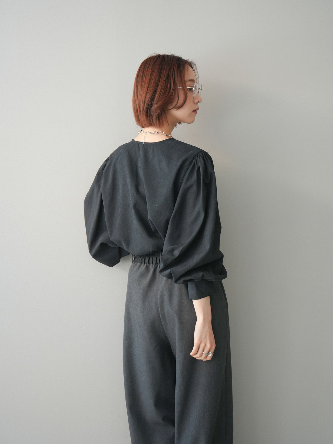 [予約]2WAYピーチスキンボリュームスリーブブラウス/black