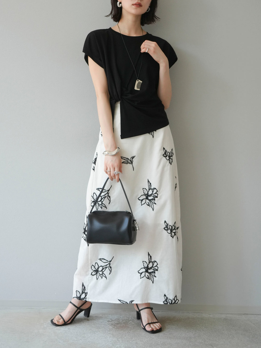 [予約]フラワー刺繍ナロースカート/ホワイト