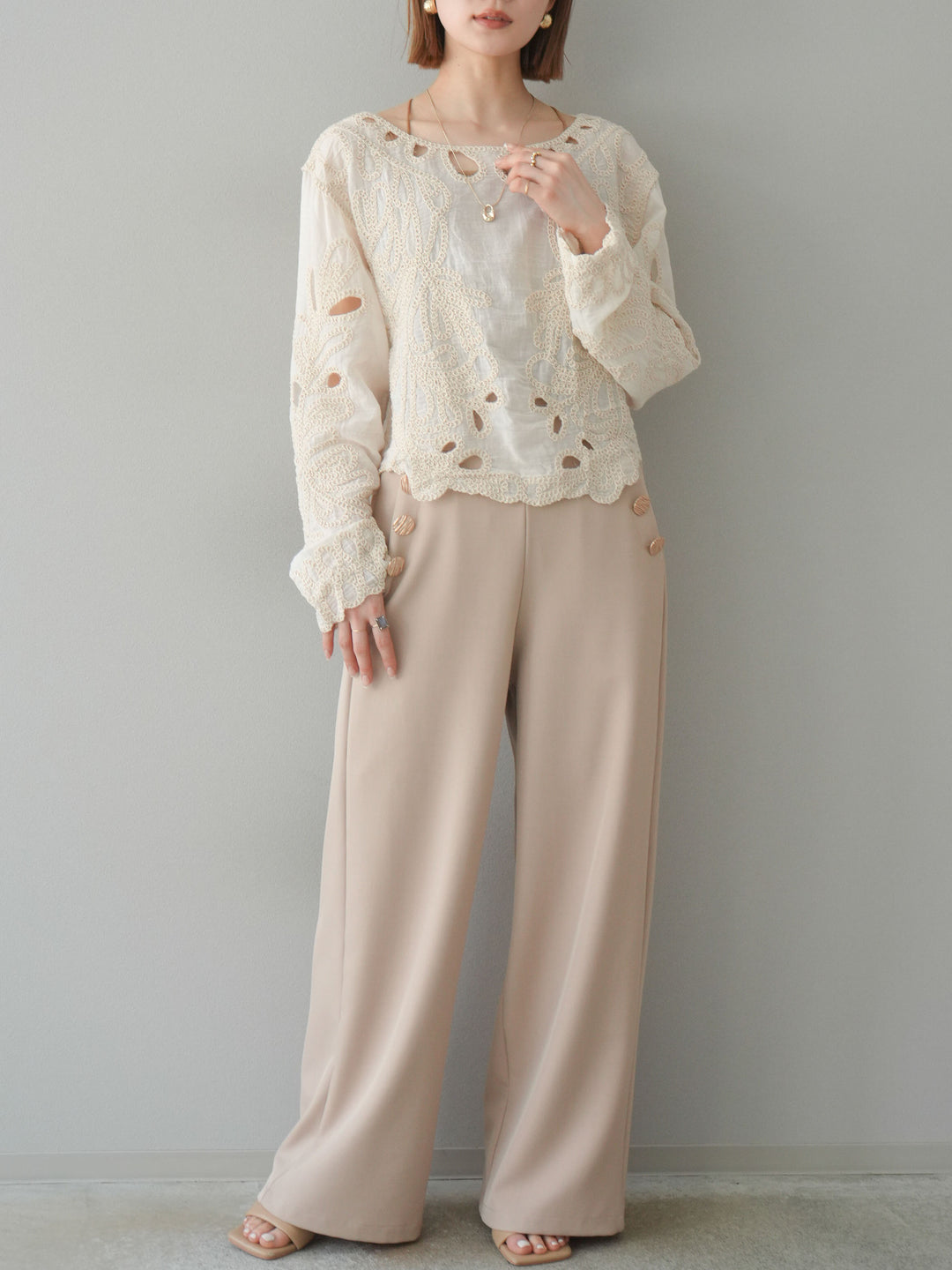 [預訂] 鉤針設計襯衫/象牙色