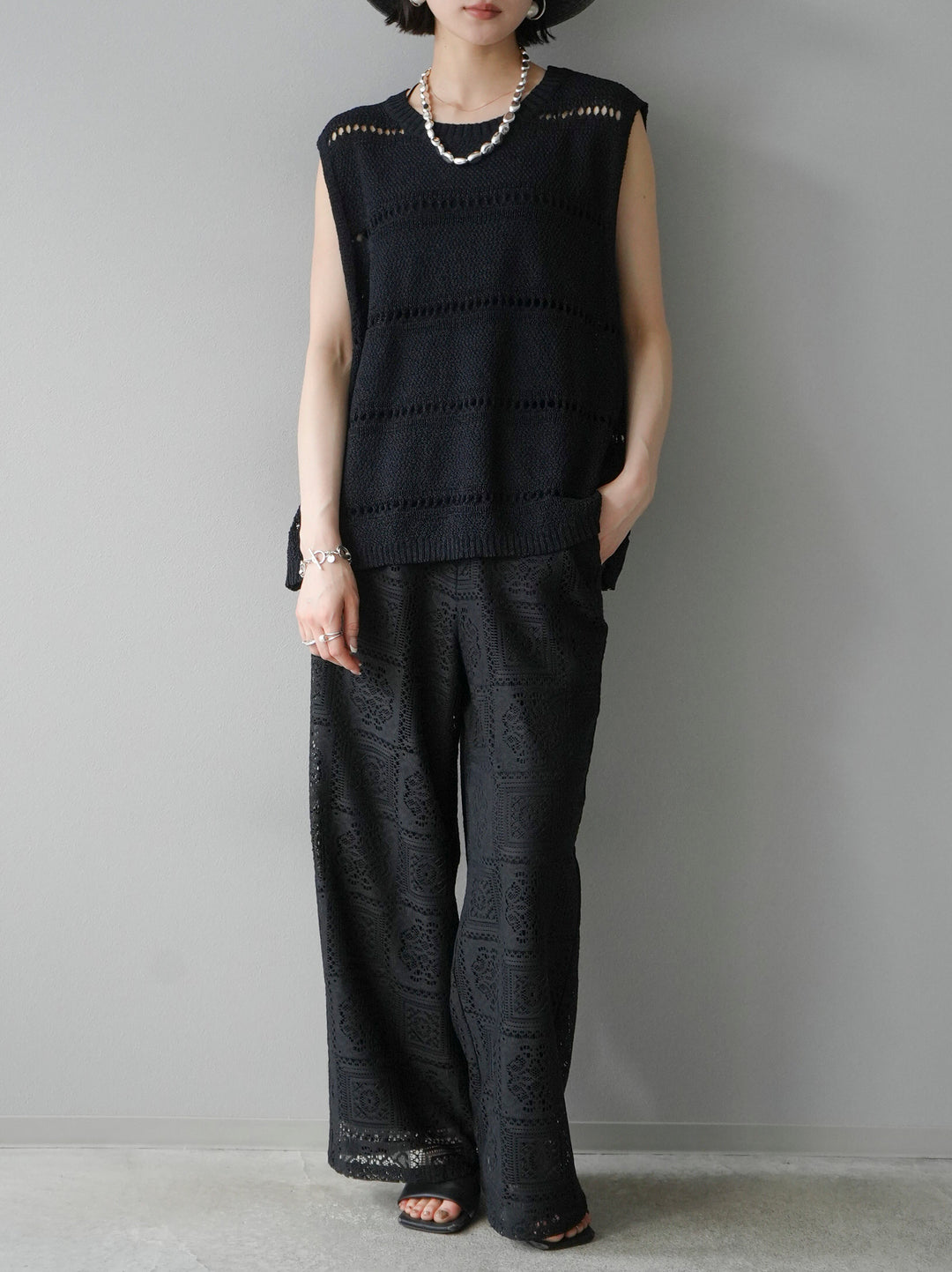 [Pre-order] Sleeveless Summer Knit Pullover/Black