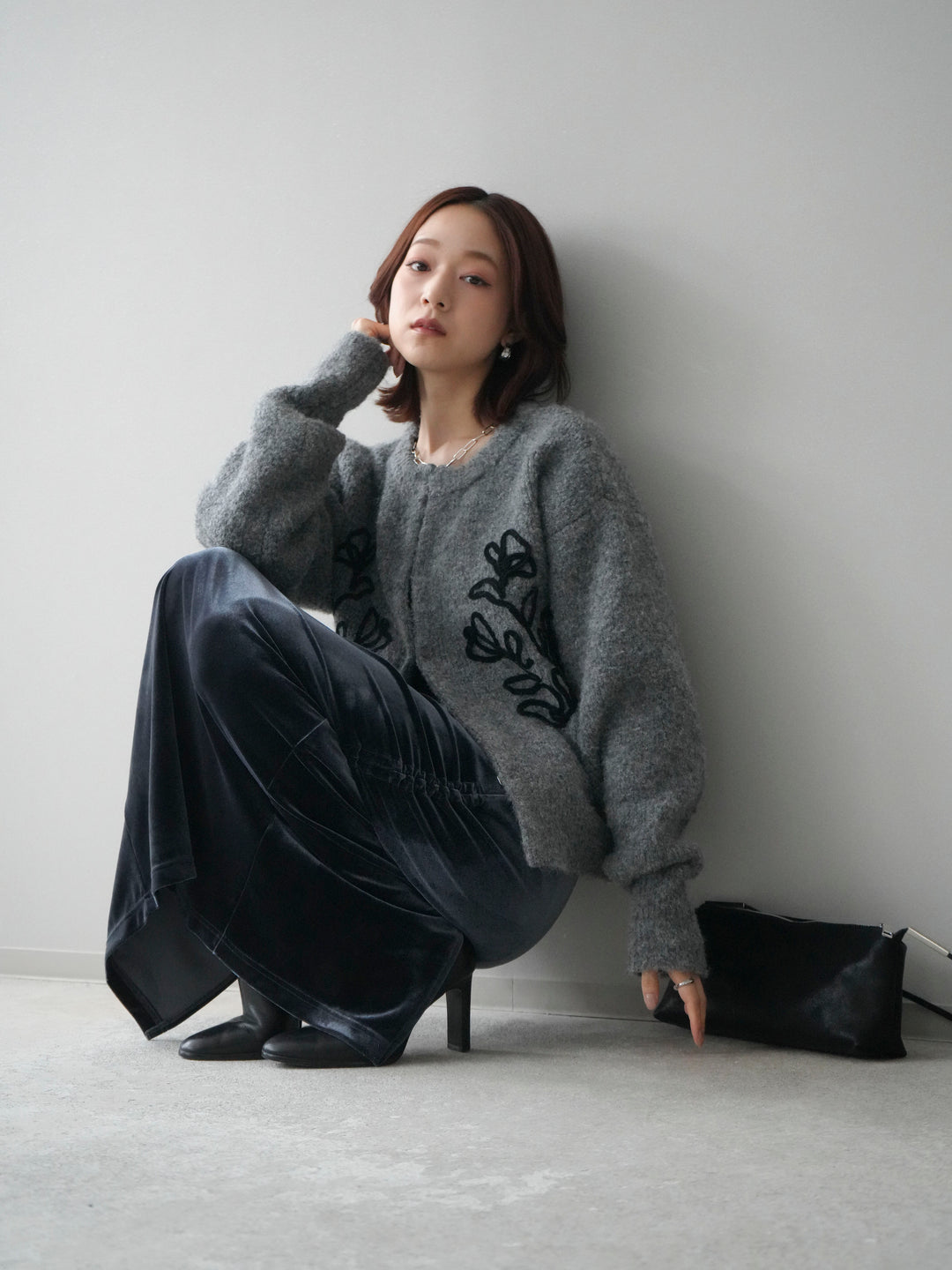 [SET]テープ刺繍ホック開きブークレニットカーディガン+選べるアクセセット(2set)