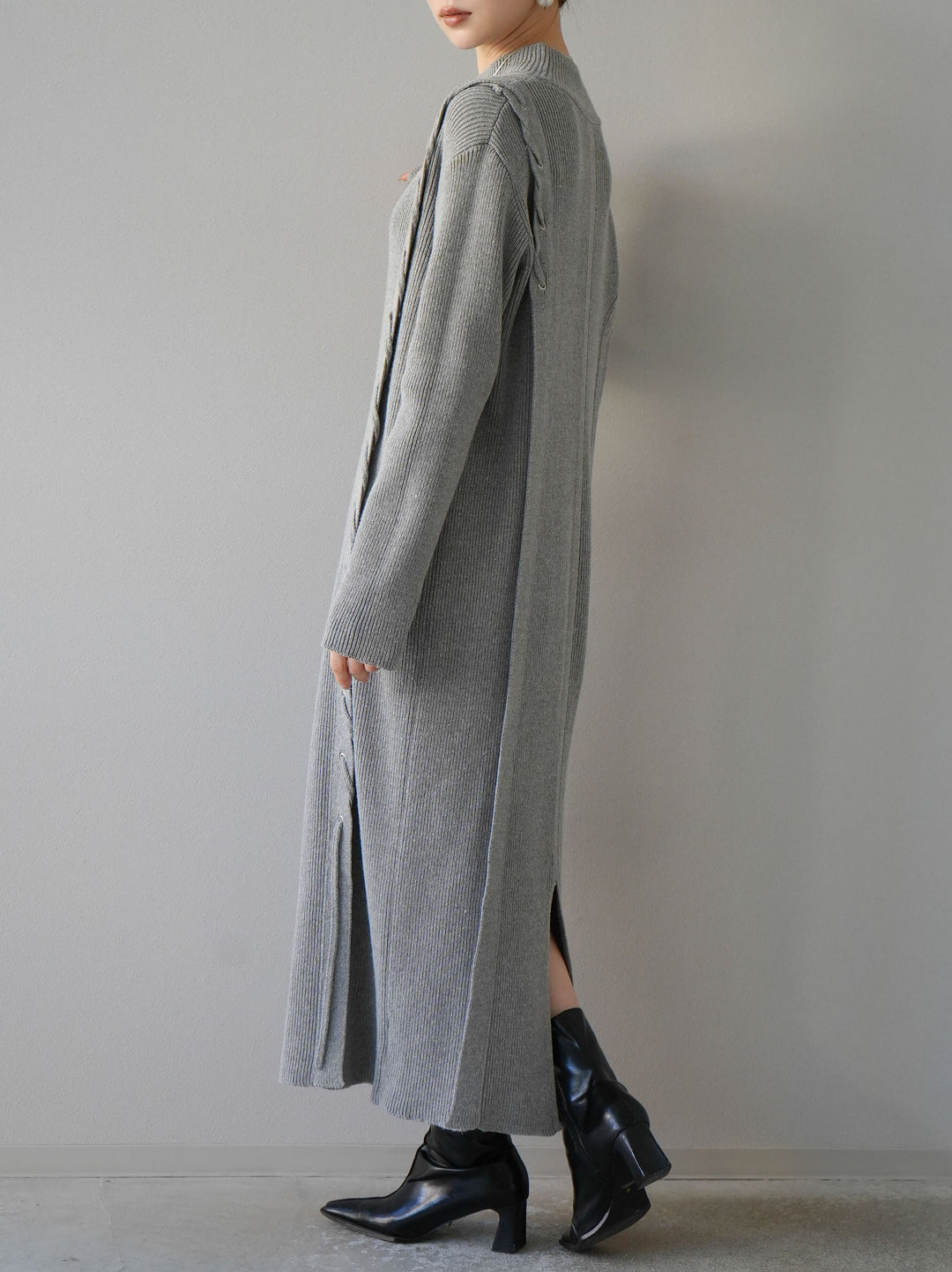 [SET] 不對稱繫帶高領針織連身裙 + 可選飾品套裝 (2套)