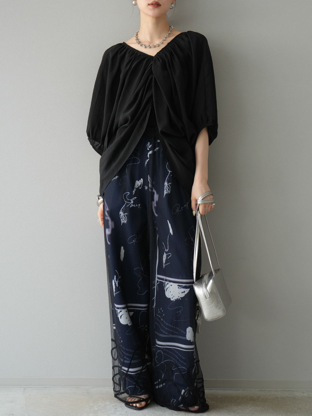 [予約]ボリュームスリーブシアータックブラウス/ブラック