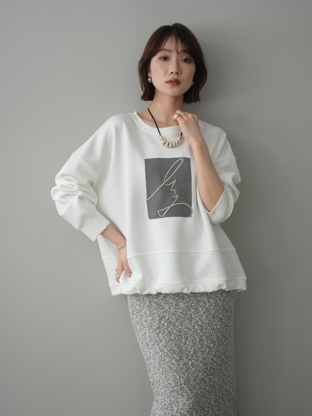 [予約]ライトポンチ刺繍ロゴプルオーバー/white