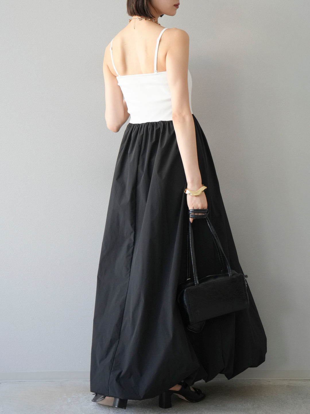 [予約]異素材ドッキングカップ付ベアキャミバルーンワンピース/オフブラック