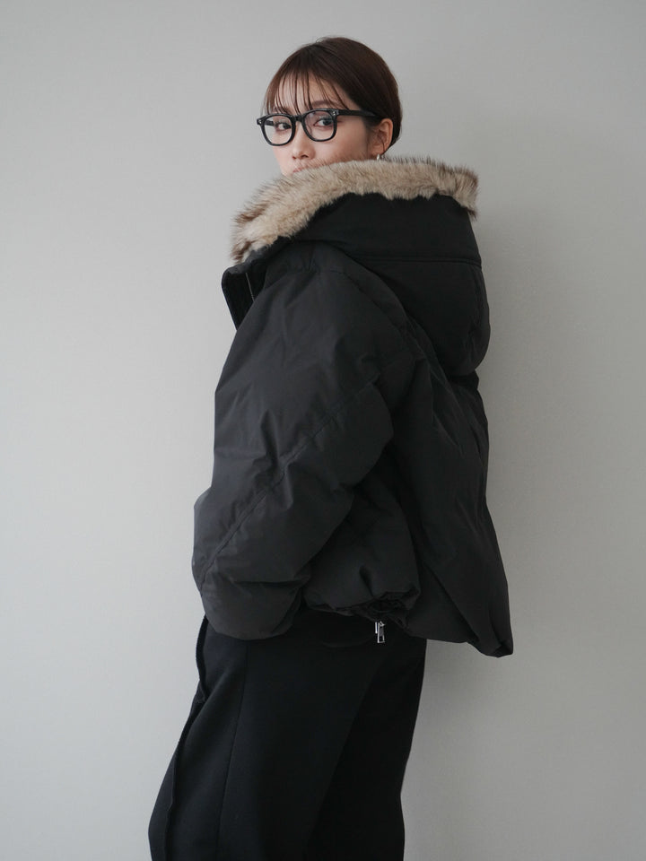[予約]フードファーショートダウンコート/black