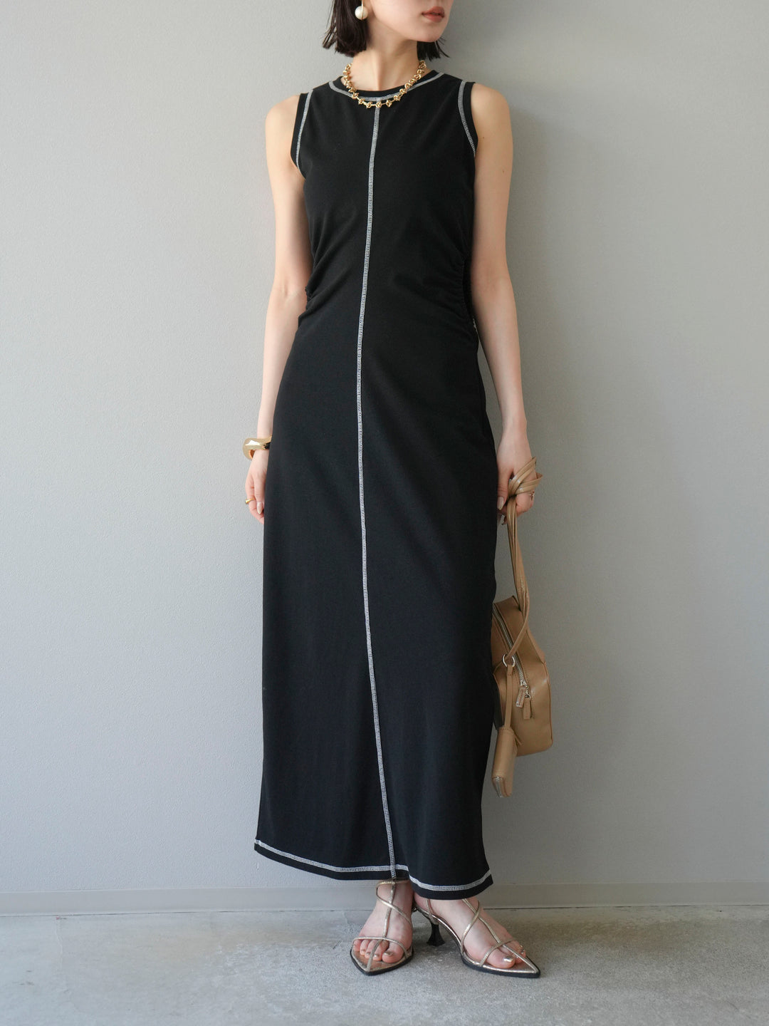 [予約]ウエストオープンステッチカットワンピース/ブラック