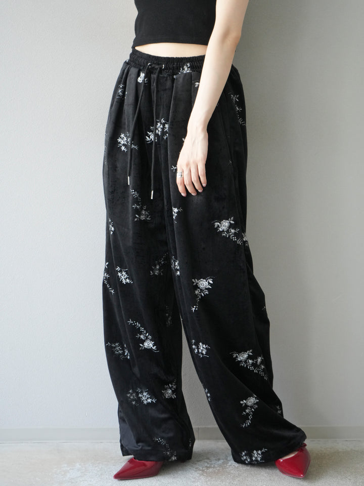[予約]ベロアフラワーエンブロイダリーイージーパンツ/ブラック