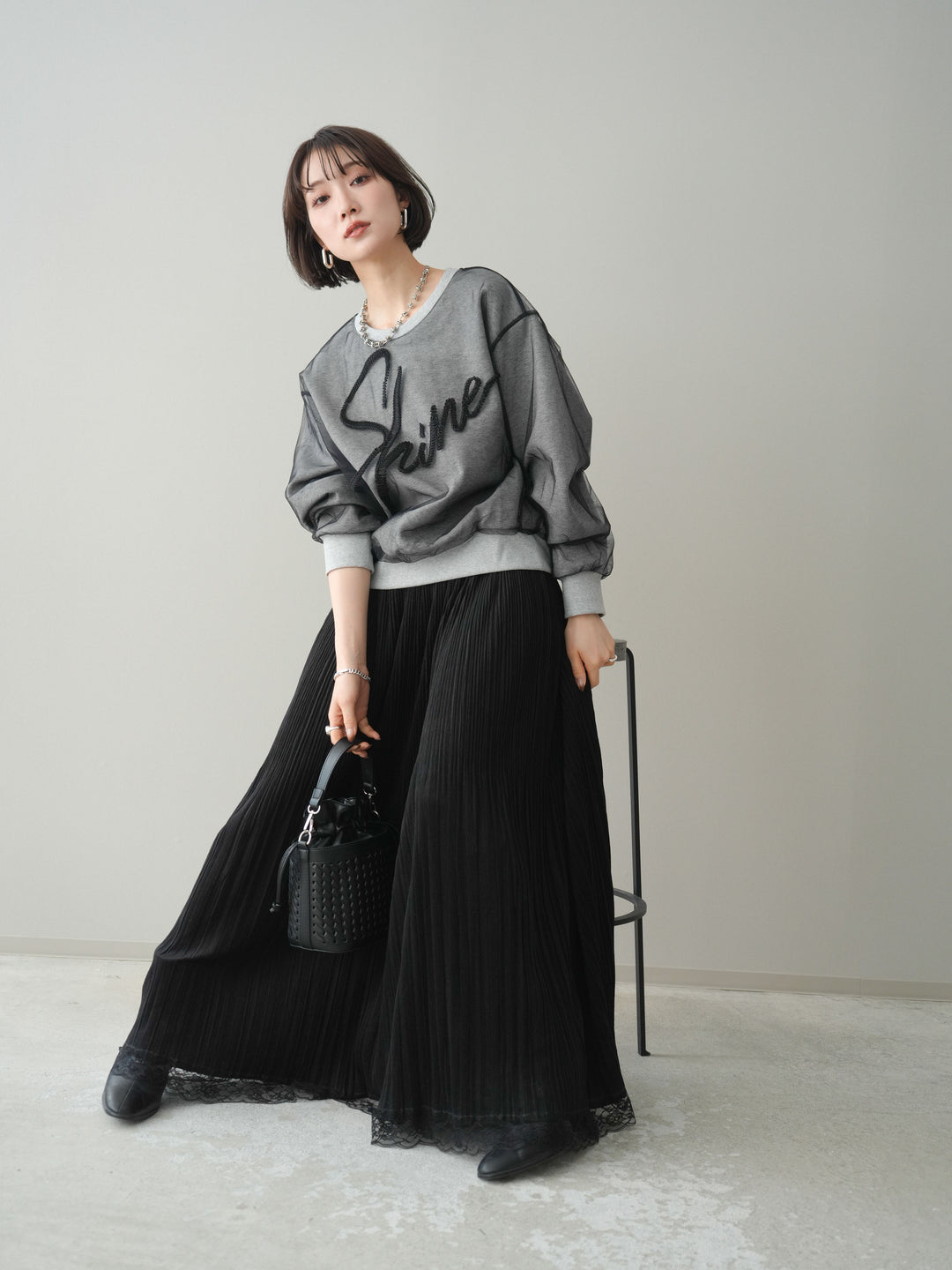 [SET]チュールレイヤードロゴスエットプルオーバー+選べるアクセセット(2set)