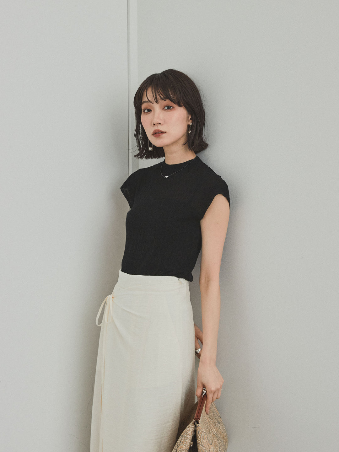 [SET]フレンチスリーブシアーニットトップス+ワッシャーサテンレイヤードスカートパンツ(2set)