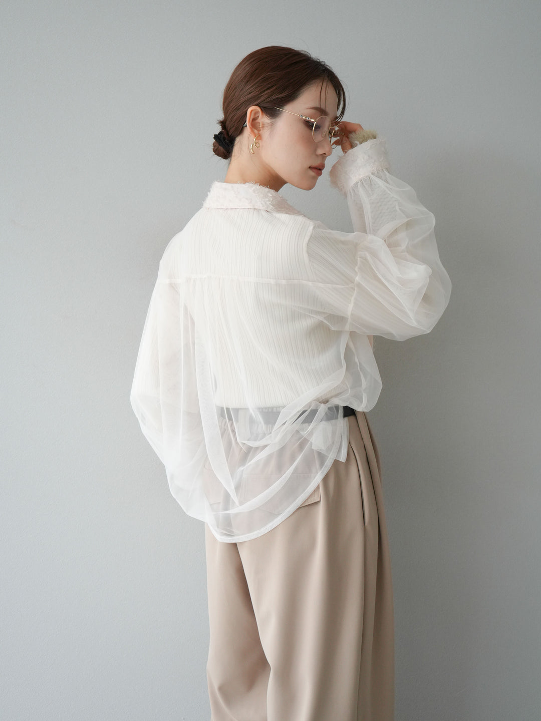 [SET]フリンジジャガード×チュールレイヤードシャツ+アームシャギーランダムリブニットトップス+ベルト付タックワイドパンツ(3set)