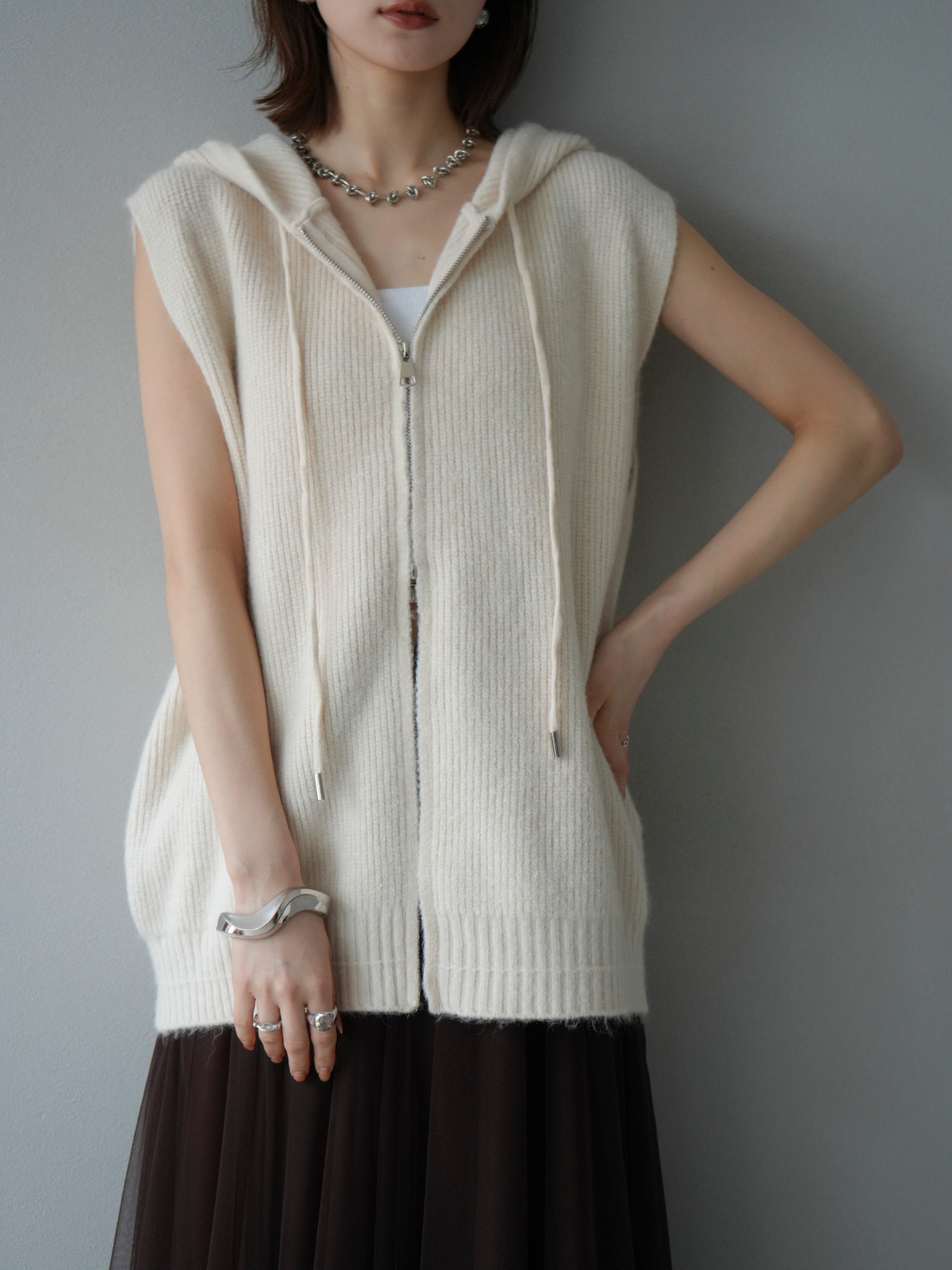 予約]ノースリーブニットパーカー/アイボリー – Lumier