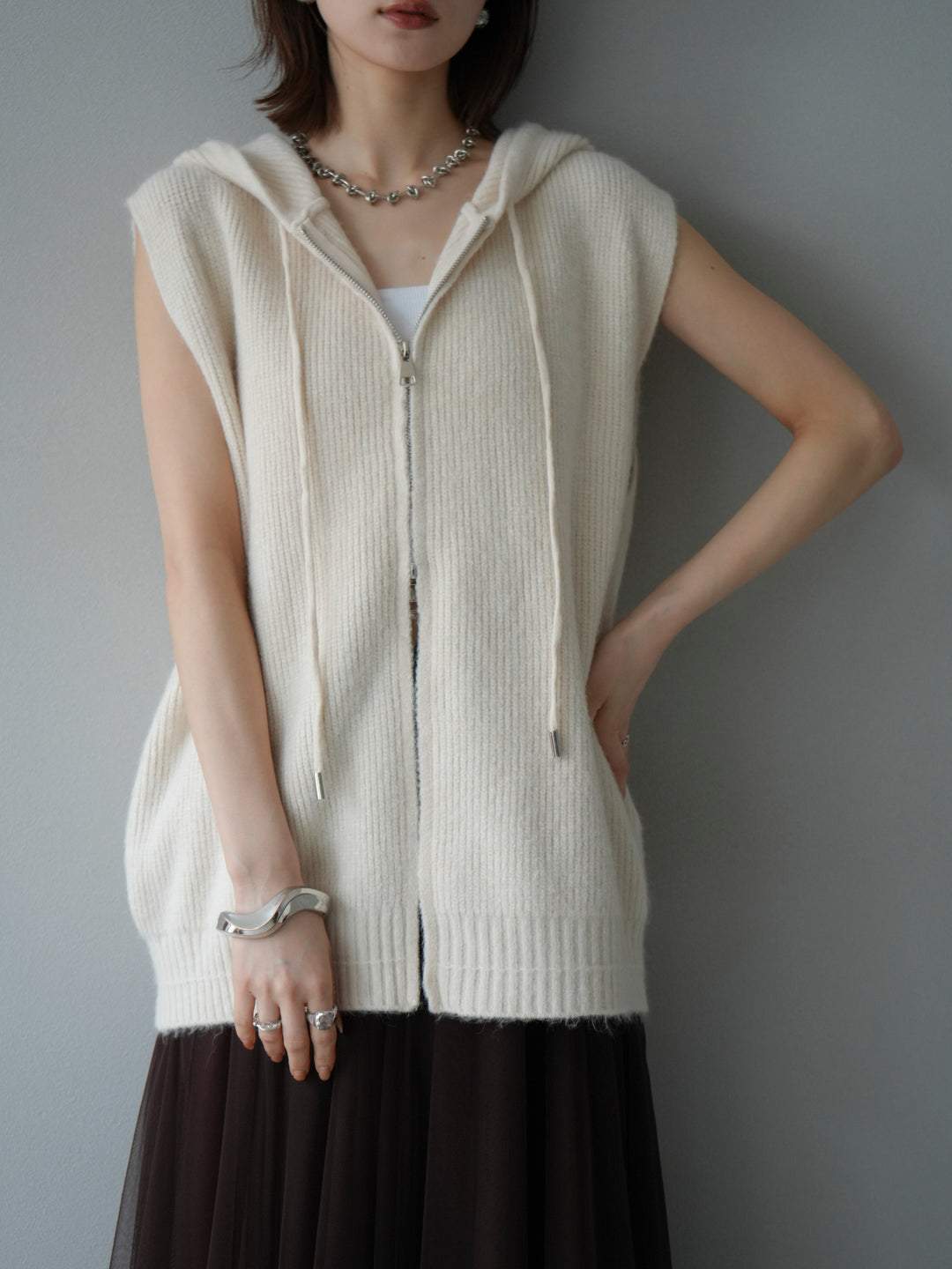 【預購】無袖針織連帽衫/象牙白