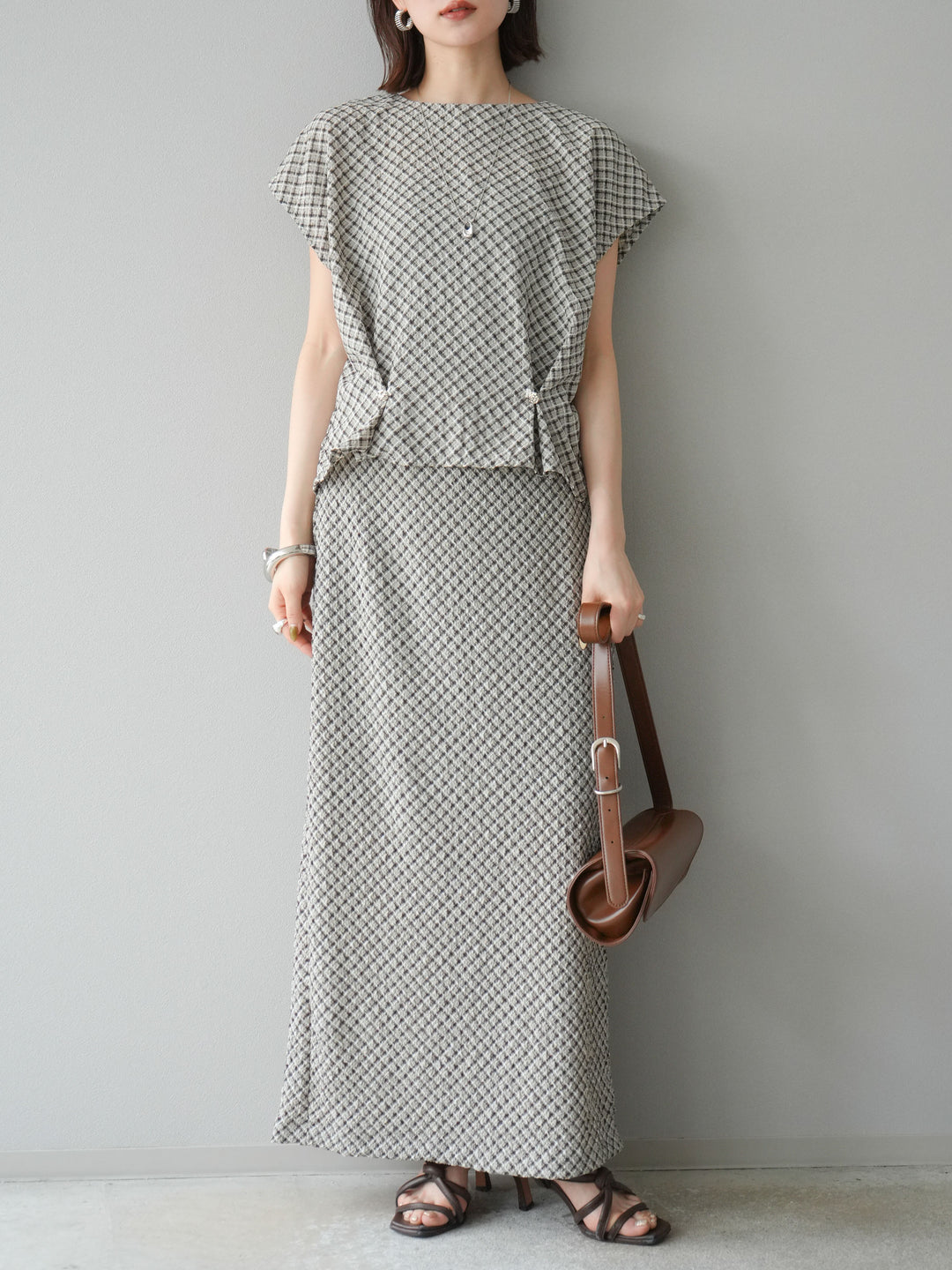 [予約]チェック柄タックデザインフレンチスリーブトップス/ブラウン