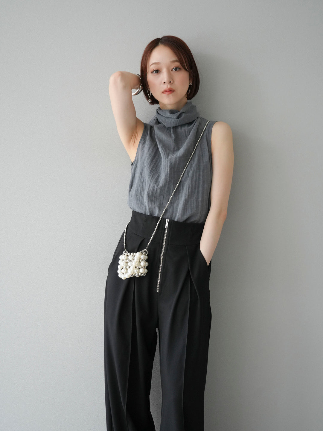 [予約]バックタイノースリーブブラウス/グレー