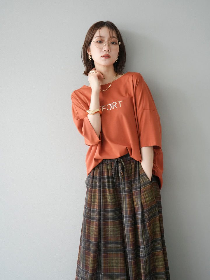 [套裝] 不同材質金屬標誌刺繡 x 印花T卹 + 透視格紋寬鬆褲（2 件套）