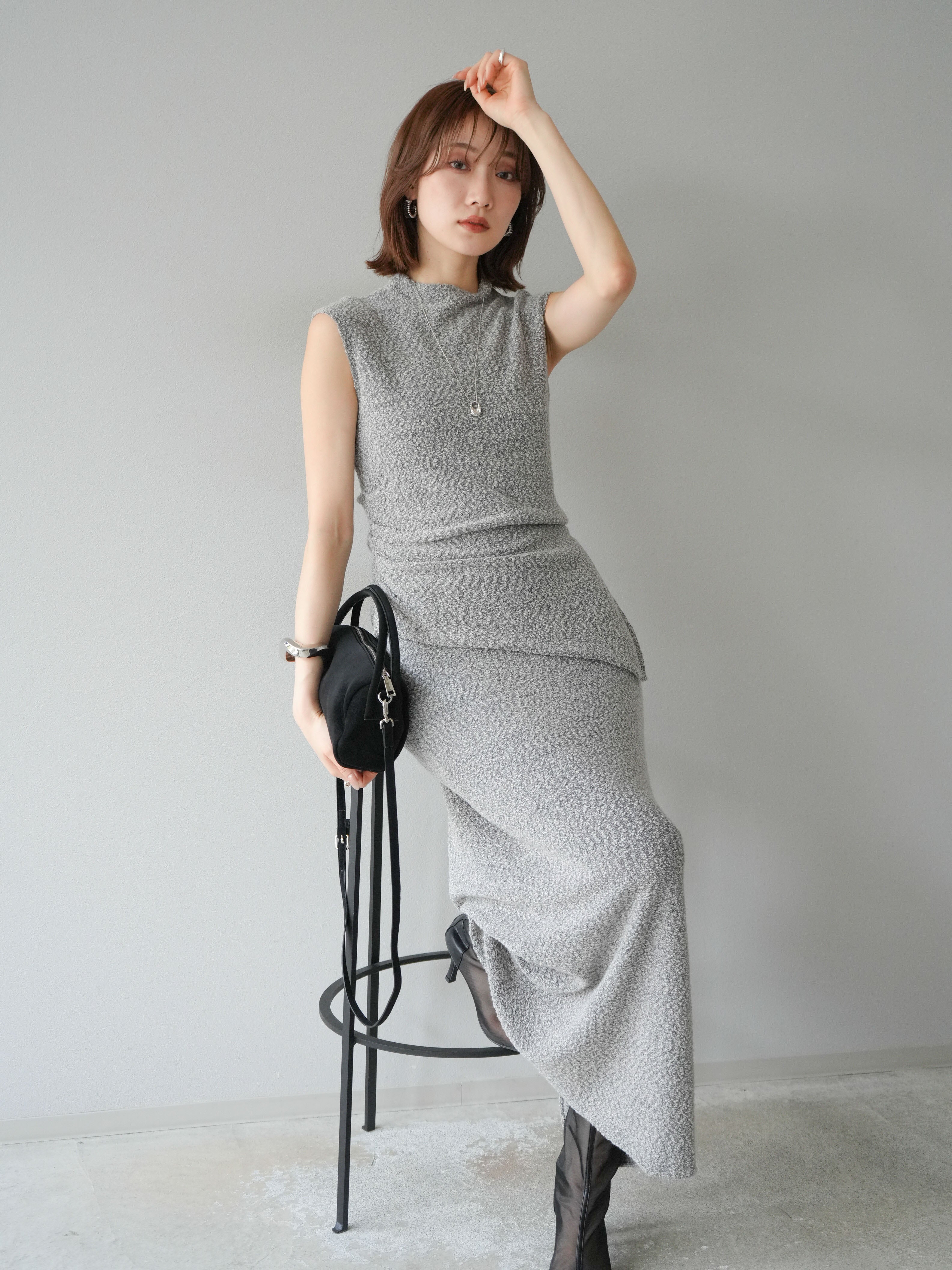 予約]ブークレアシメニットノースリーブトップス/グレー – Lumier