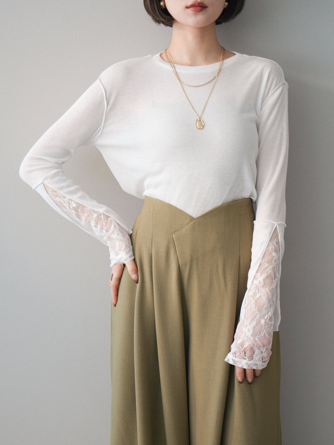 [SET]袖レースレイヤードデザインメロートップス+選べるアクセセット(2set)